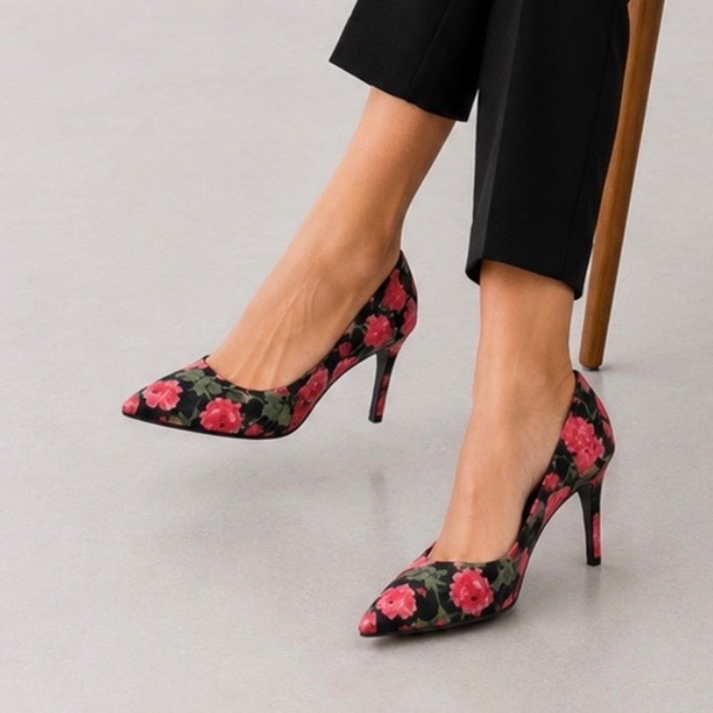 Christian Siriano for Payless Womens Floral Rose Pointed Toe Stiletto‎ Pumps 6